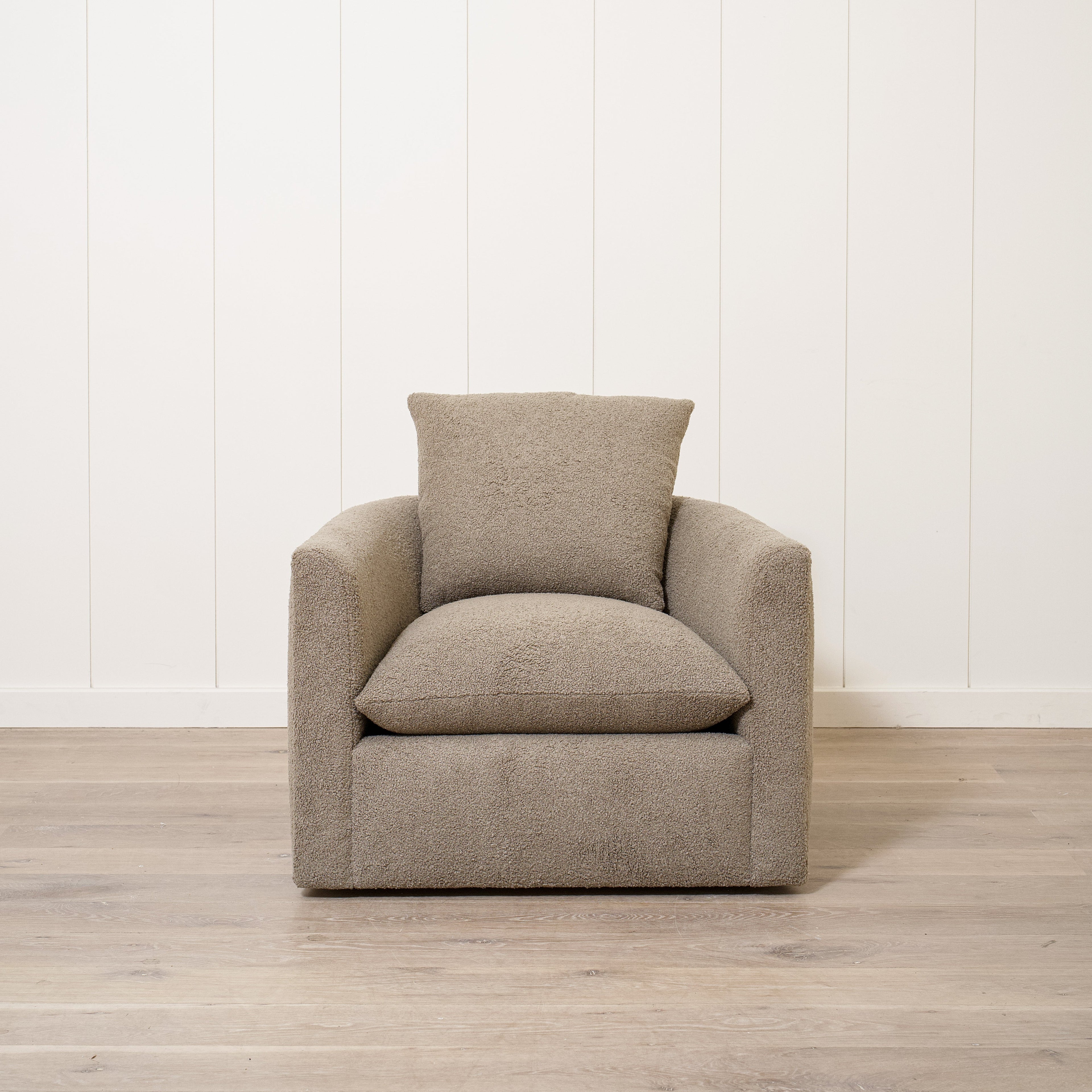 Chaise McGrath M