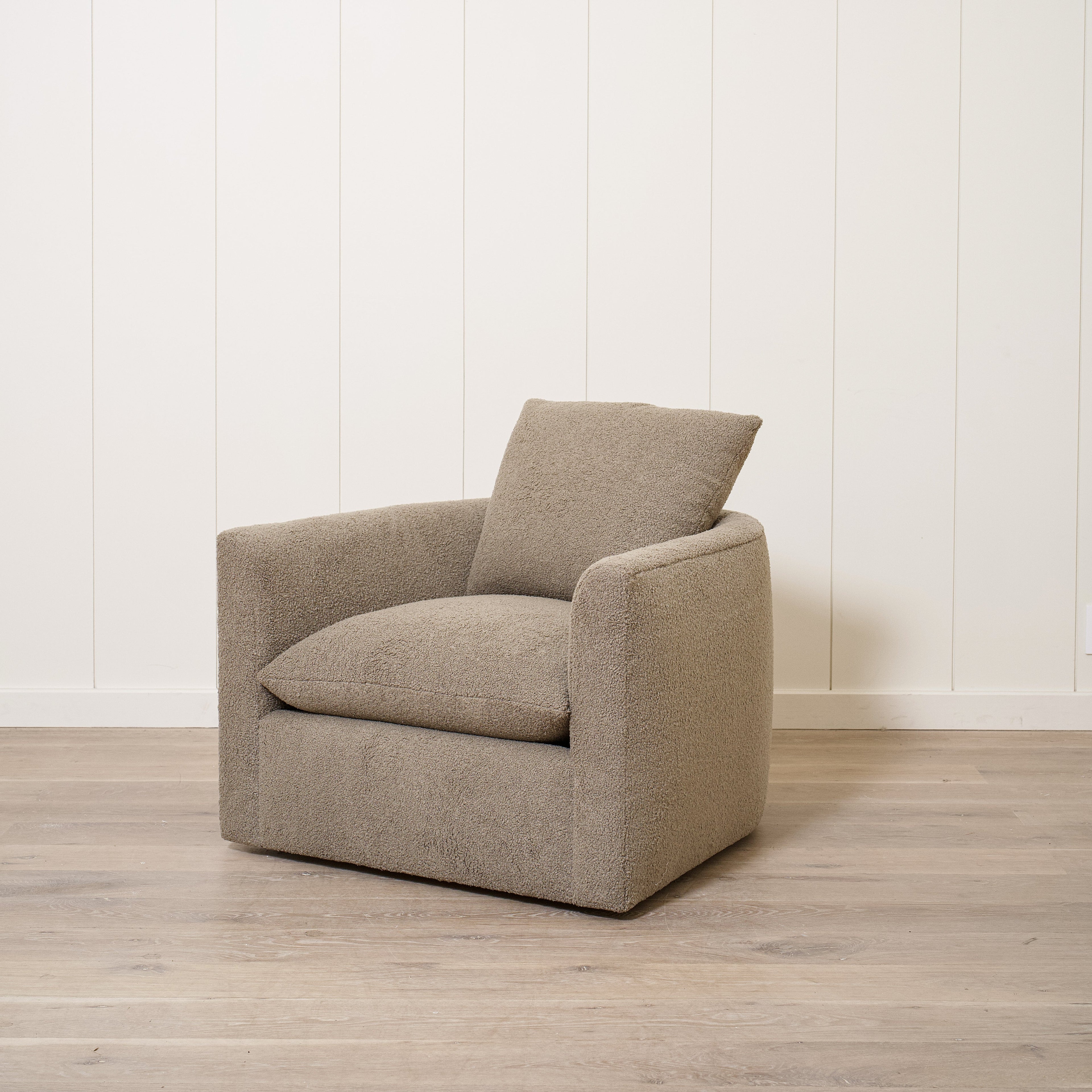 Chaise McGrath M