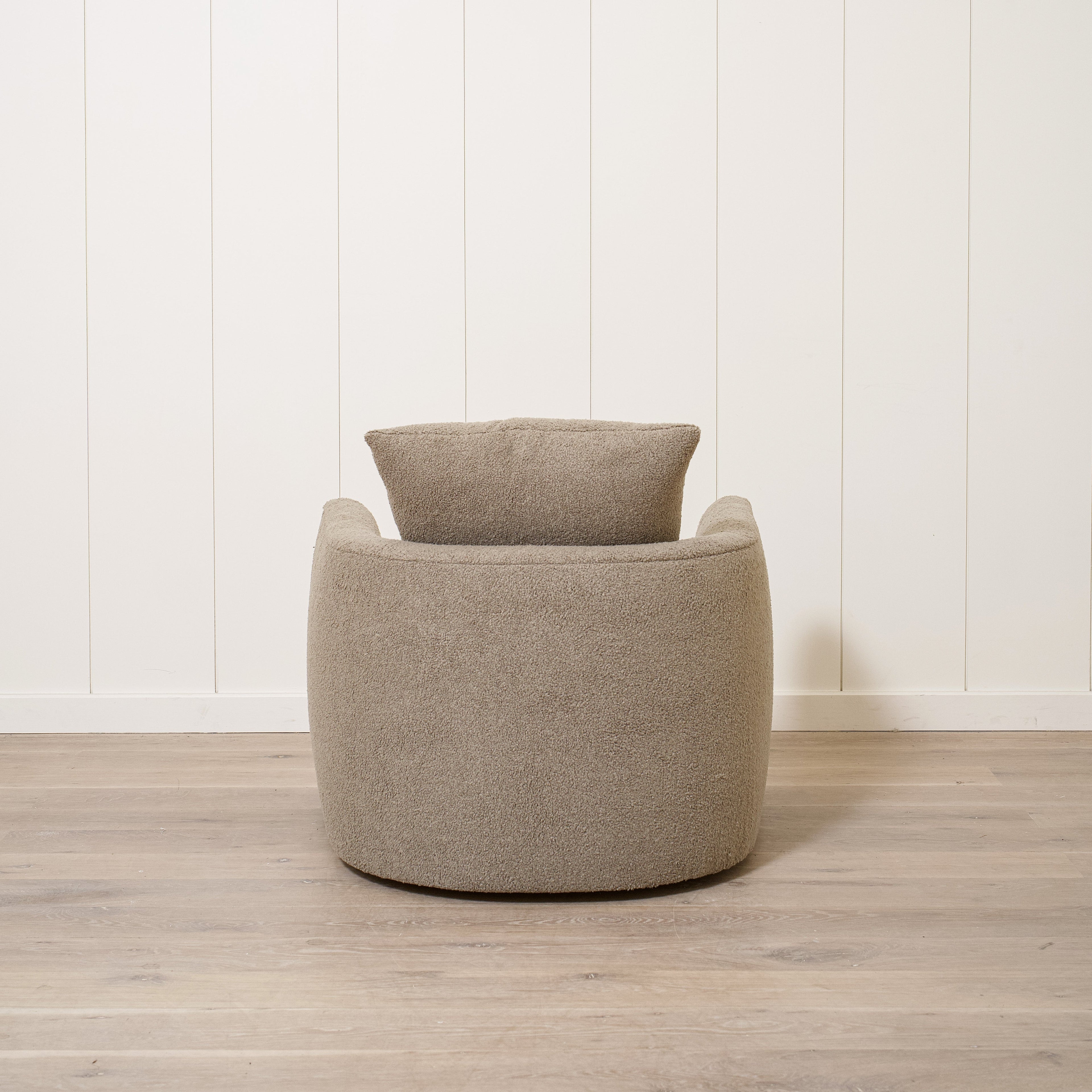 Chaise McGrath M