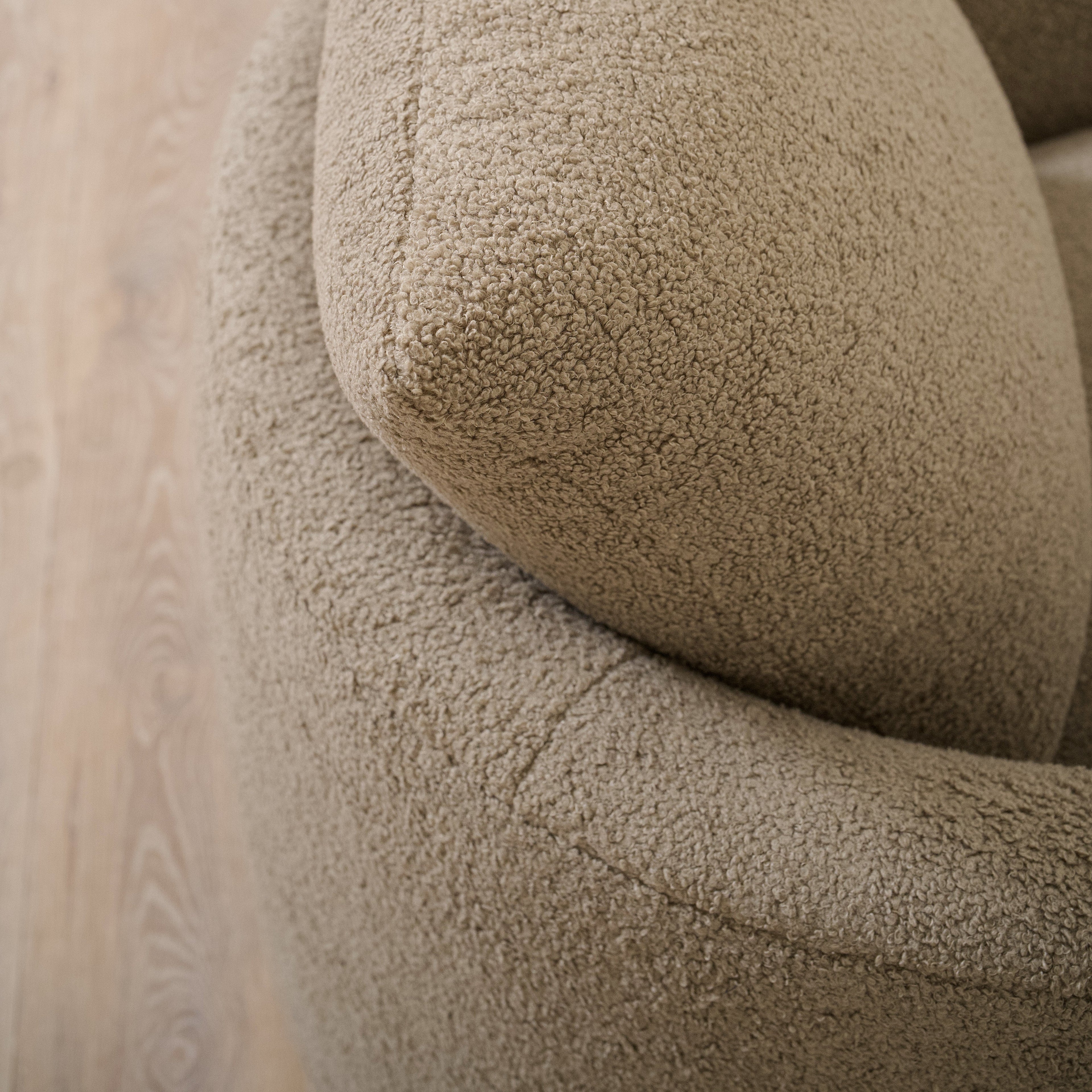 Chaise McGrath M