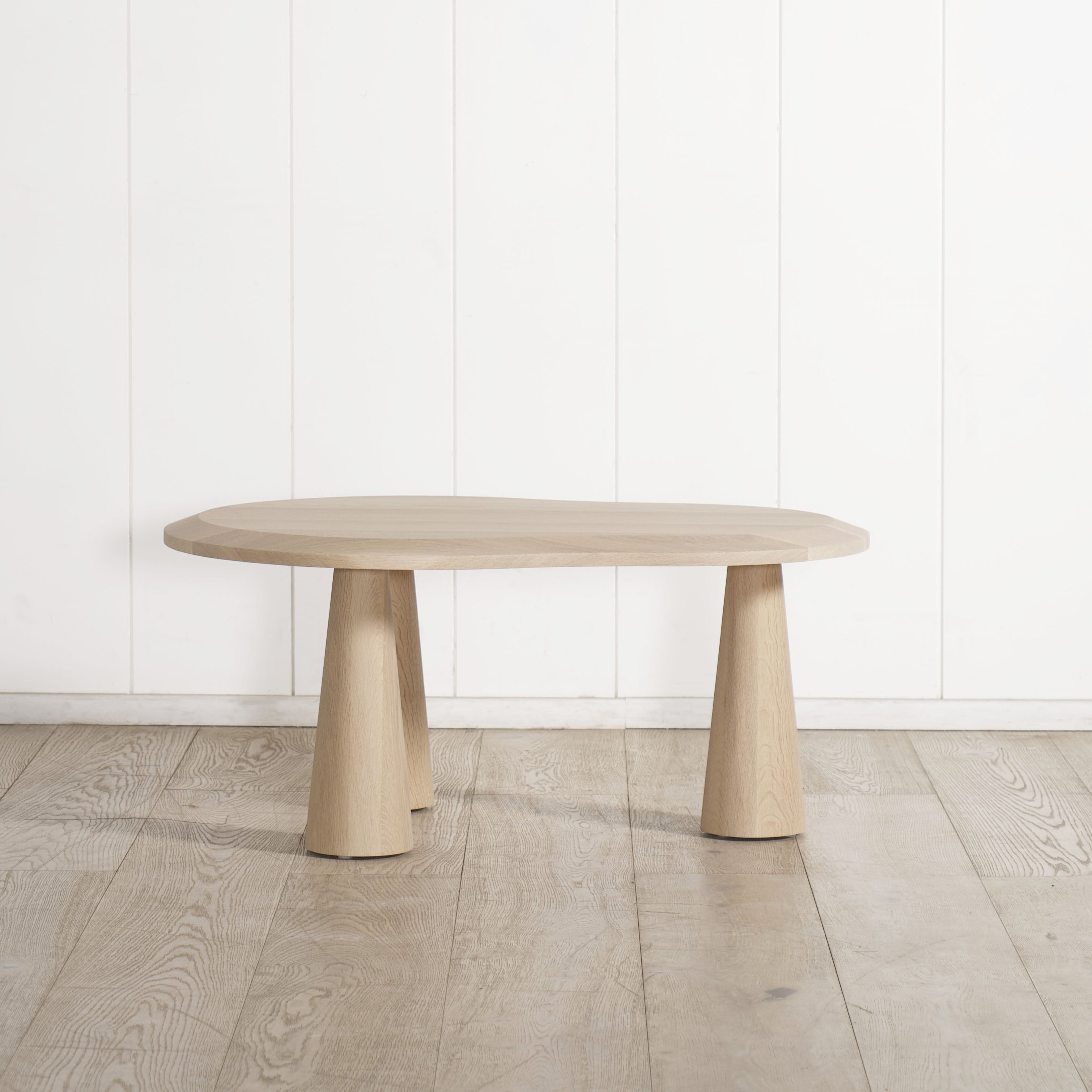 Table basse abstraite