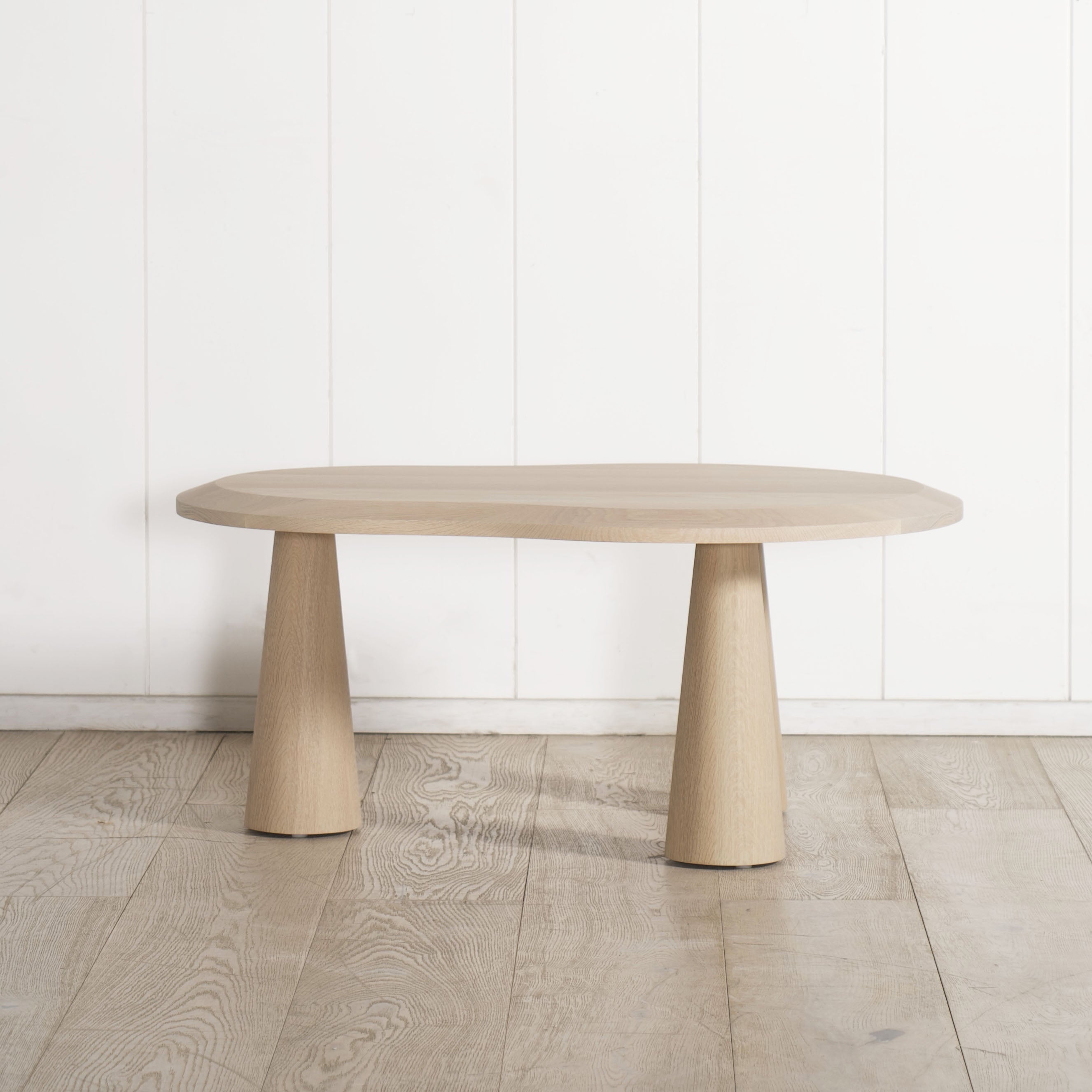 Table basse abstraite