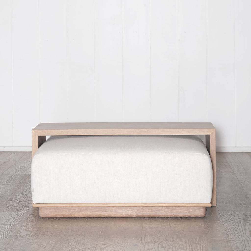 Noé avec table et banc