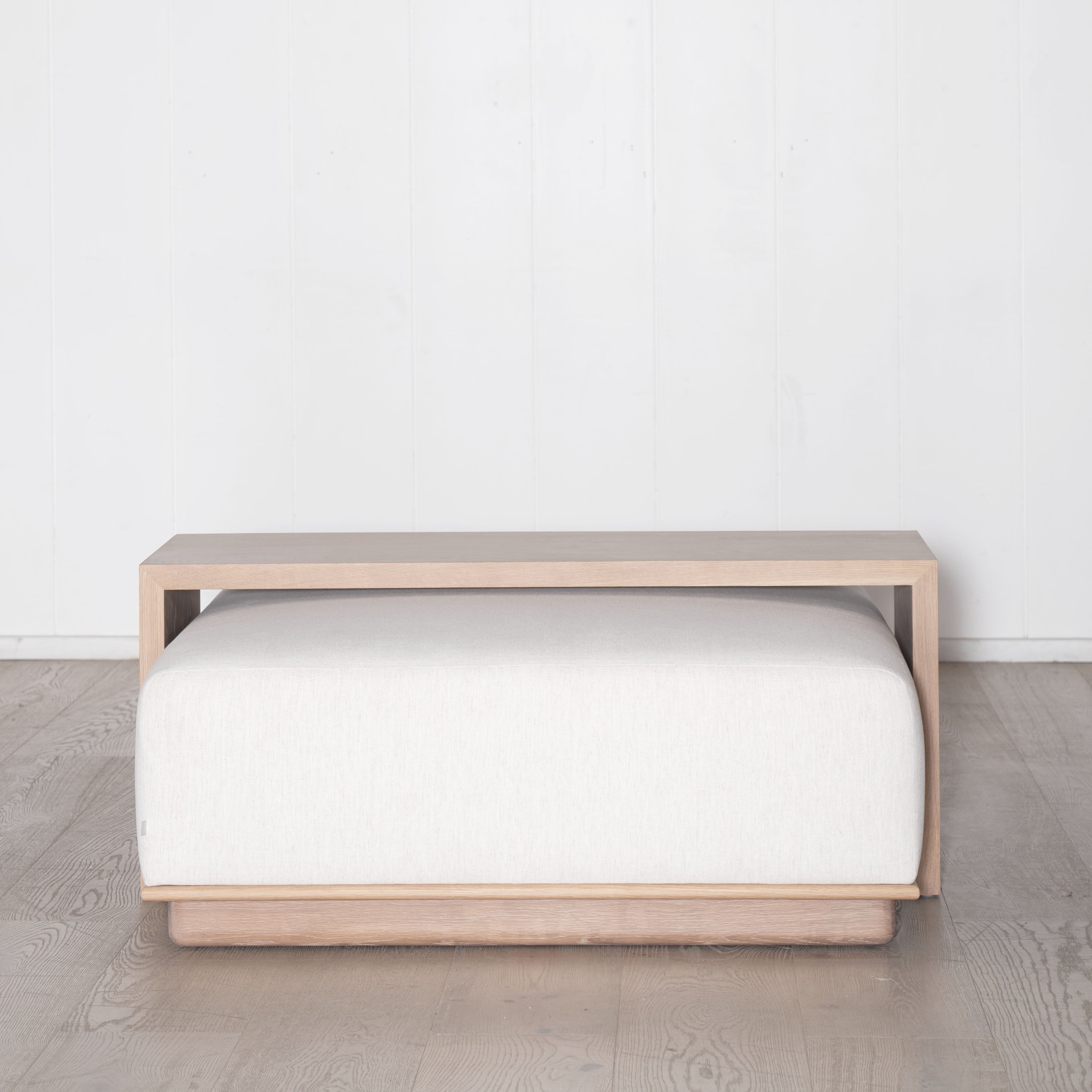 Noé avec table et banc